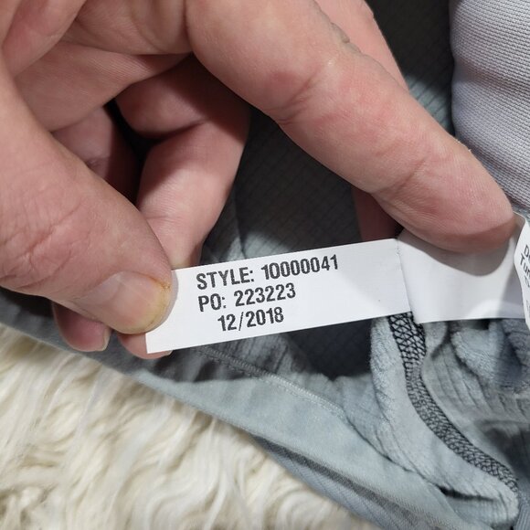 Vineyard Vines Gray Lightweight Vest - Size - Picture 7 of 13